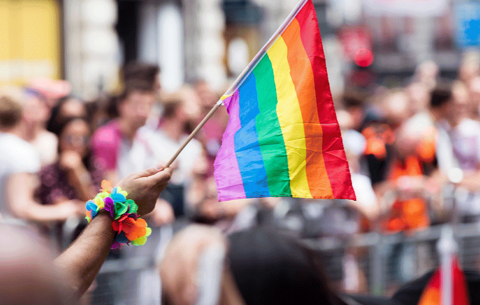 Evo kako LGBT <span style='color:red;'><b>populacija</b></span> na ulicama Crne Gore slavi donošenje Zakona o istopolnim brakovima (VIDEO)