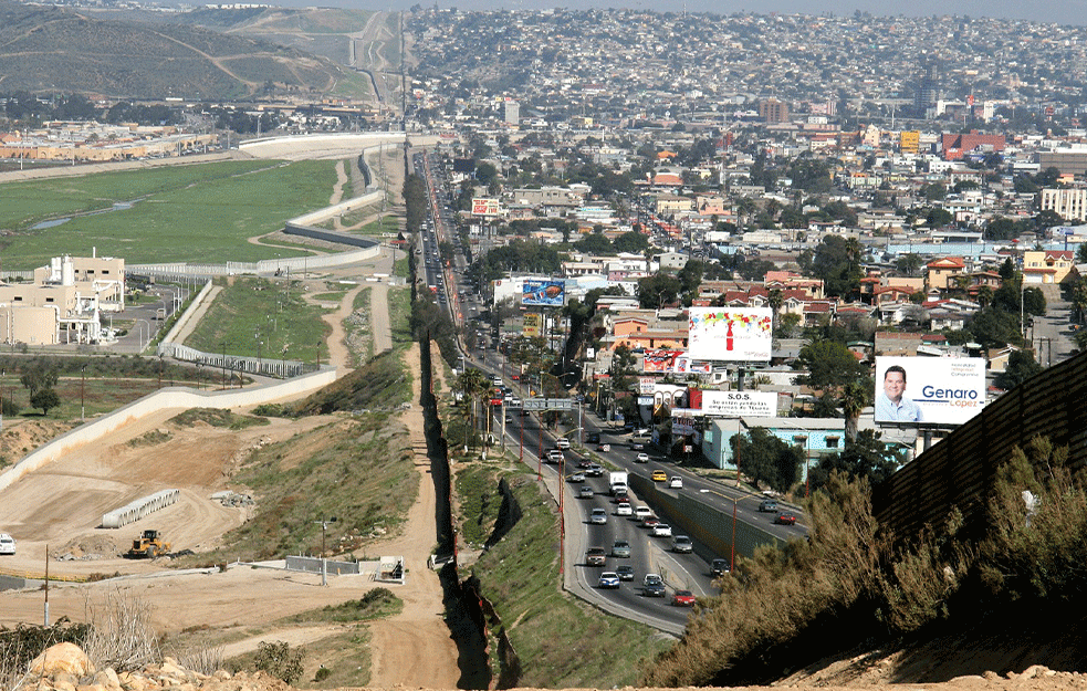 POTPUNI OBRT: Sad MEKSIKO zatvara granicu sa AMERIKOM!