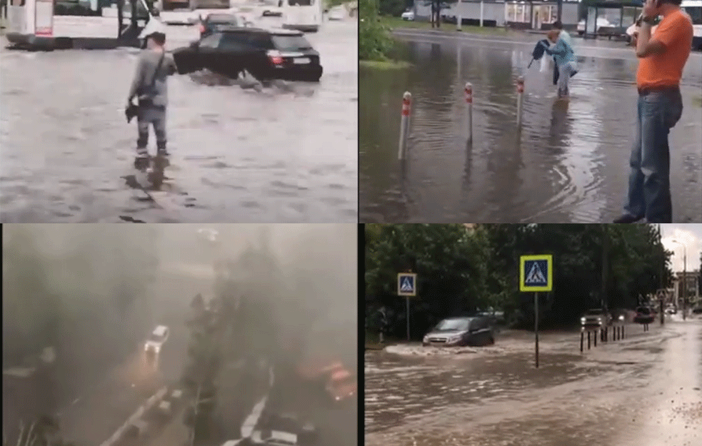 ŽESTOKA OLUJA POGODILA MOSKVU: Padala stabla, <span style='color:red;'><b>uništeni automobili</b></span>, reke tekle ulicama (VIDEO)