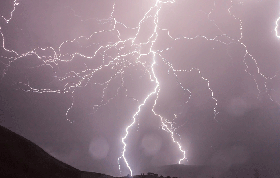 PLJUSKOVI I GRMLJAVINA SVE BLIŽE : Meteorolog najavljuje kakvo vreme nas očekuje u narednom periodu