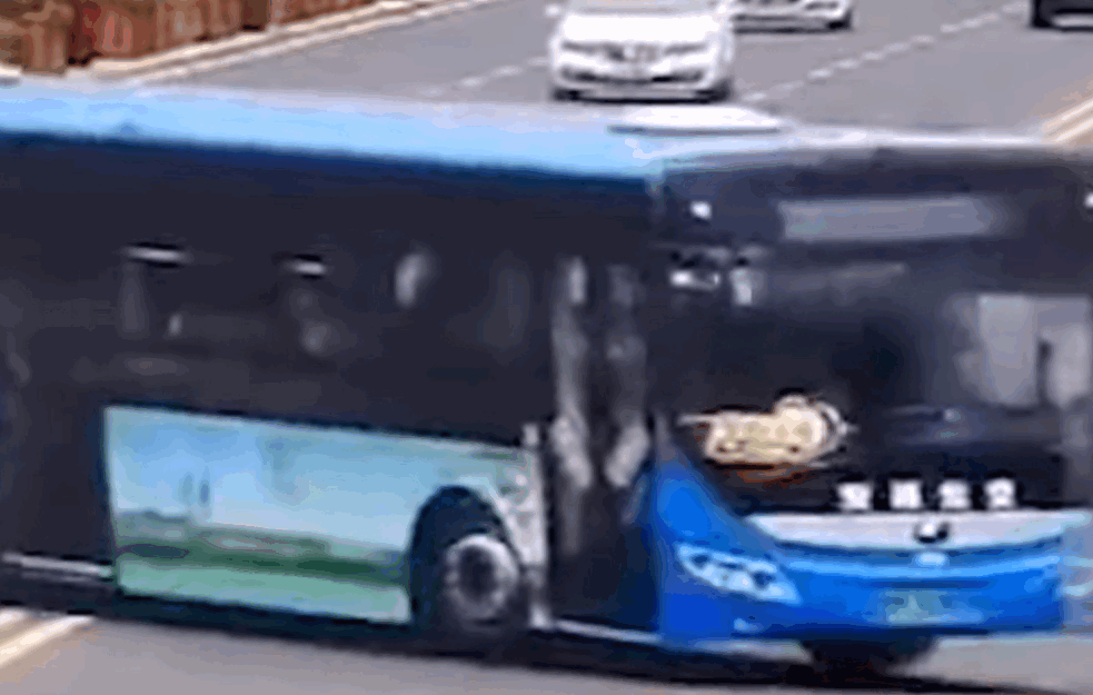 U AUTOBUSU BILO 47 OSOBA: U autobuskoj nesreći u Kini poginulo 27 osoba (FOTO)