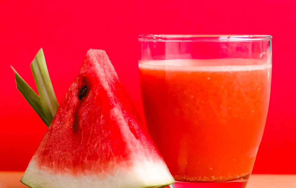Jeste li probali LUBENICU na drugačiji način? Predstavljamo vam LETNJI HIT - <span style='color:red;'><b>PUDING OD LUBENICE</b></span>