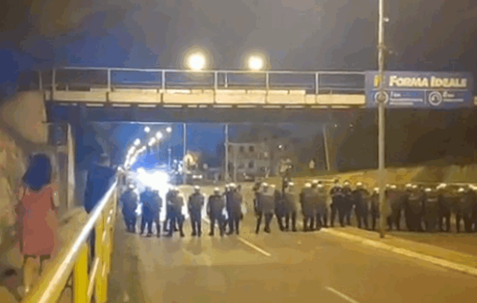 U Nišu pokušavaju da blokiraju auto-put, policija napravila kordon na izlazu (VIDEO)
