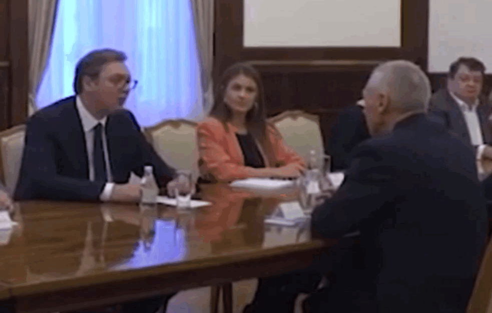 Vučić danas sa ambasadorom Rusije