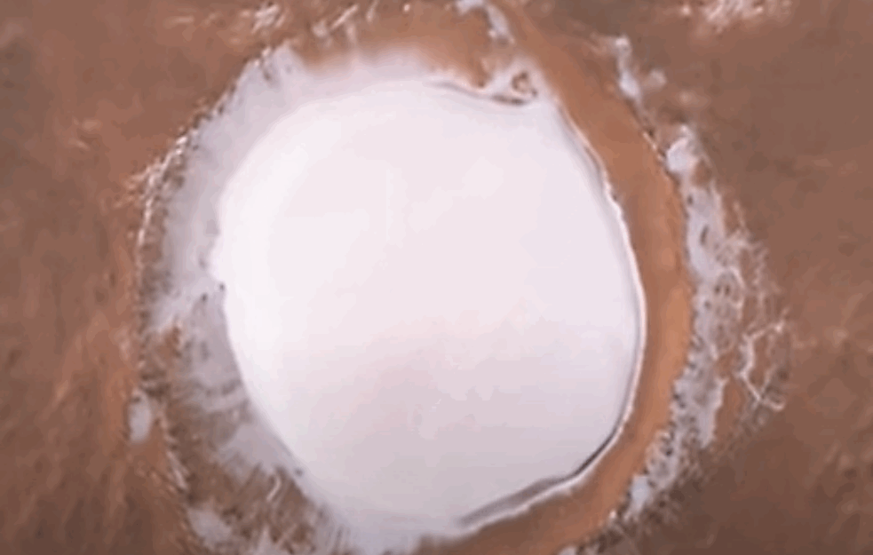 Kako izgleda ledeni krater na Marsu?