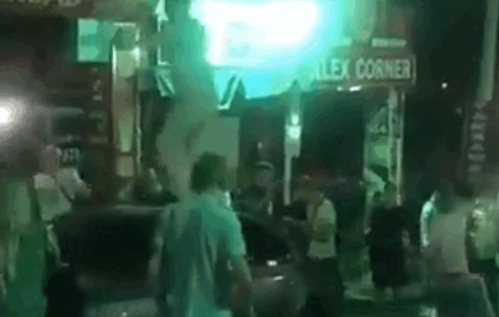 Srbima samo spuštaju rampe, a pijani Nemci i Britanci orgijaju u poznatim letovalištima (VIDEO)