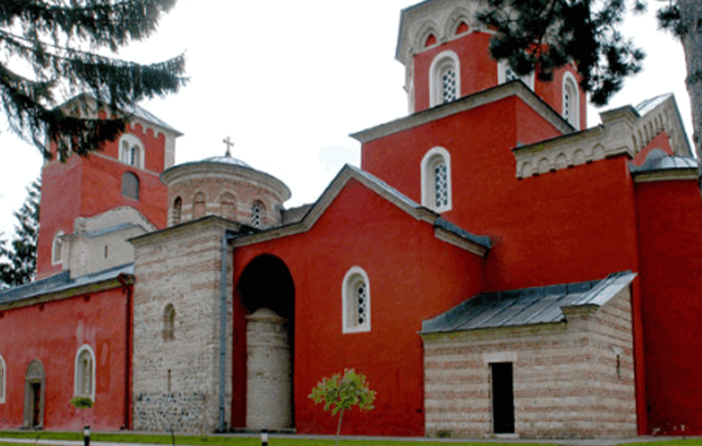 DA LI ZNATE ZBOG ČEGA JE MANASTIR ŽIČA BAŠ CRVENE BOJE?