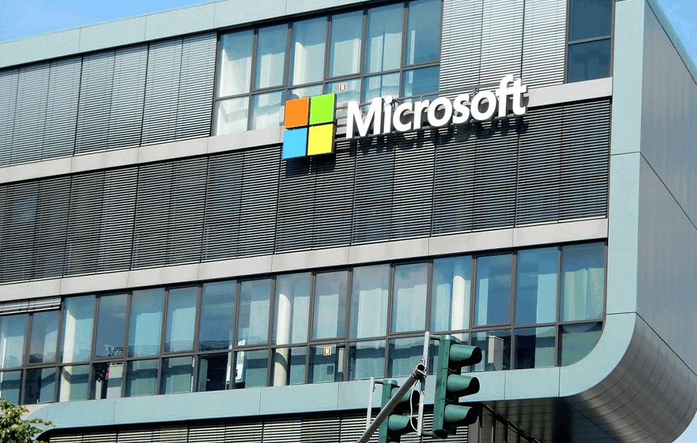 <span style='color:red;'><b>MICROSOFT</b></span> PRAVI NOVE POTEZE : Ubrzava razvoj veštačke inteligencije 