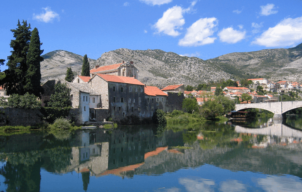 Dodik: `<span style='color:red;'><b>Trebinje</b></span> je srpski grad i otvoreno za SVE! Čak su Turci za 500 godina napravili samo jedan mostić`