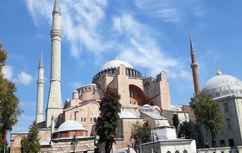 Turci još jednu crkvu u Istanbulu pretvorili u džamiju