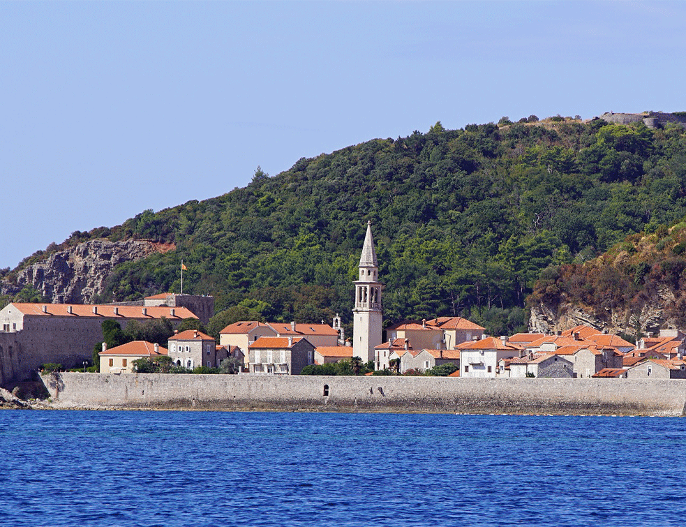 'ČEKAJUĆI GOSTE IZ <span style='color:red;'><b>ZIMBABVE</b></span>A': Komičan snimak kruži mrežama, BUDVA KAO GRAD DUHOVA, Srbi na crnoj listi, ALI AFRIKANCI DOBRODOŠLI! (VIDEO)