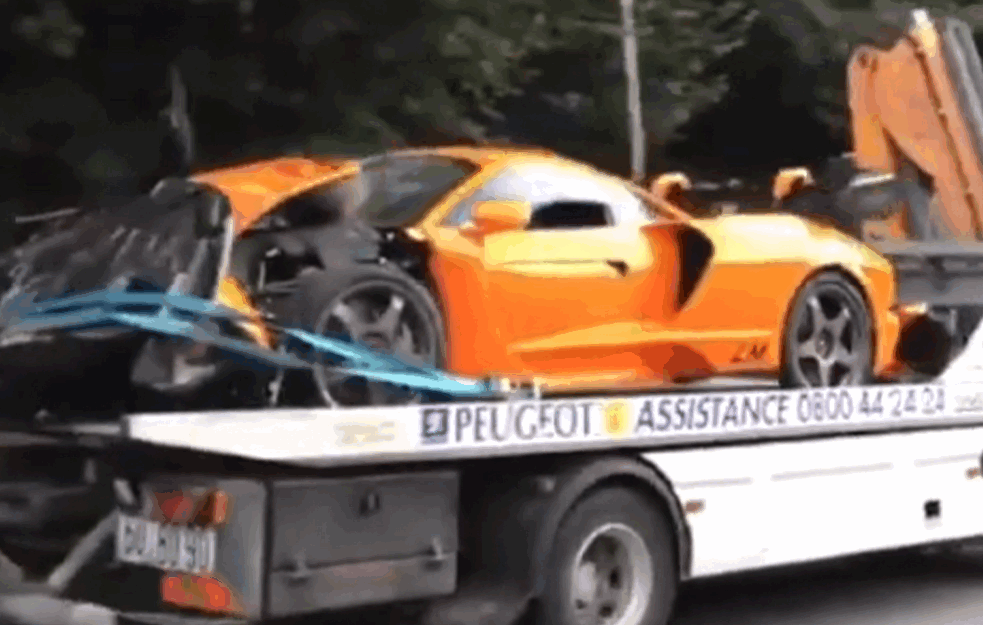 BIVŠI AS FORMULE 1 SLUPAO SKUPOCENI AUTO: Ovaj LAMBORDŽINI <span style='color:red;'><b>isporučen</b></span> u samo 6 primeraka, SAD IH JE 5! (VIDEO)