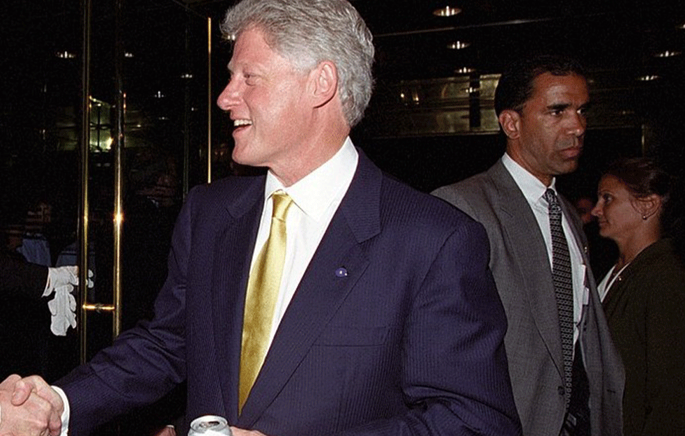 ISPLIVALI TAJNI DOKUMENTI: Bil Klinton povezan sa SEKSUALNIM ZLOSTAVLJANJEM DEVOJČICA?