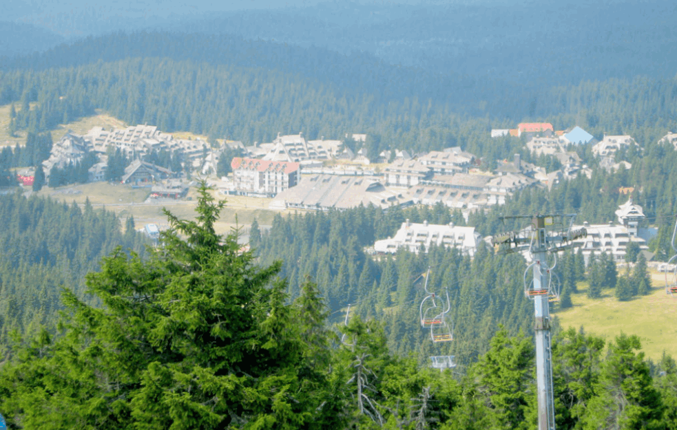 SRPSKI TURIZAM: Bahato, skupo, neprofesionalno uz obavezno 'Brate, zaj.bo sam'

