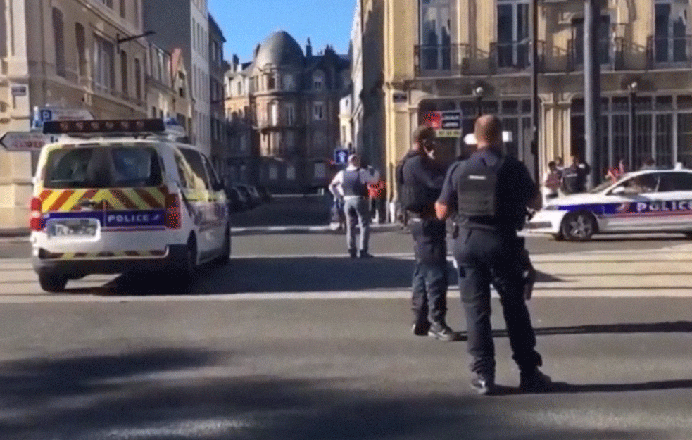 Završena TALAČKA KRIZA u Francuskoj: NAPADAČ SE PREDAO POLICIJI!