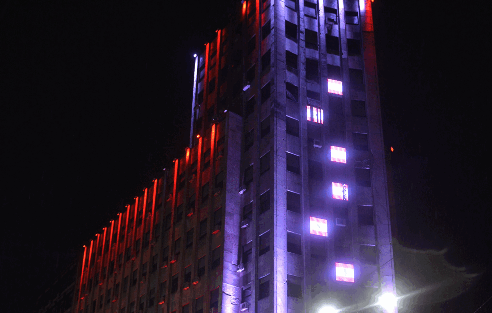 Juče je Beograd svetleo simbolima LIBANSKE ZASTAVE, a DRVO koje se nalazi na njoj IMA BIBLIJSKU MOĆ! (FOTO)