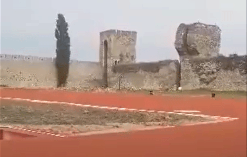 OD TVRĐAVE <span style='color:red;'><b>ATLETSKI STADION</b></span>? Smederevski spomenik može da ostane bez zaštite UNESCO zbog ASFALTNE STAZE, građani BESNI, ali KASNO! (VIDEO)