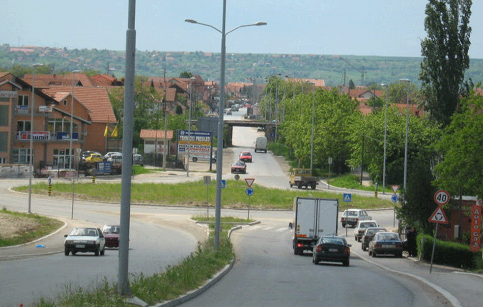 OBEĆAJ ŽIVKA, OBEĆAJ, NIŠTA NE KOŠTA DA OBEĆAŠ: Počeli da grade vrtić tri dana pred izbore, meštani videli radnike samo jednom

