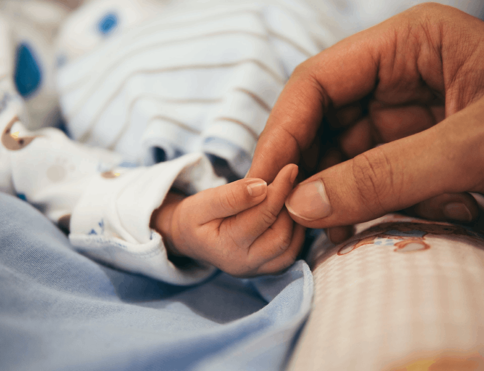 BOLI I KADA SISA CUCLU: Roditelji u strahu neće bebu leptira, medicinska sestra iz Čačka i kod kuće misli na to dete