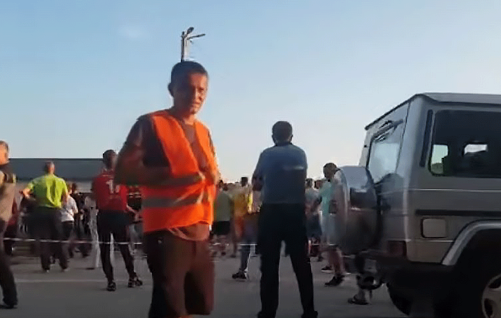 Migrantska kriza prevršila svaku meru, građani organizovali protest: Migranti će trajno naseliti Krajinu (VIDEO)