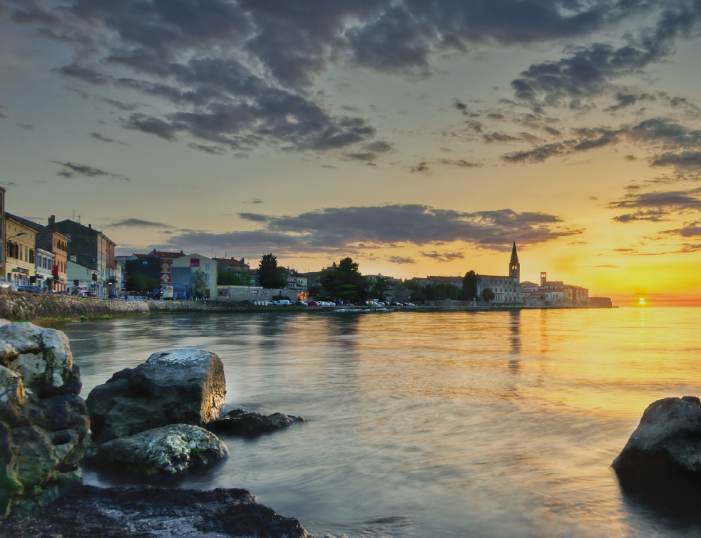 HRVATI ZABRANJUJU CAJKE? Može se izvoditi samo primerena tradicionalna i zabavna muzika