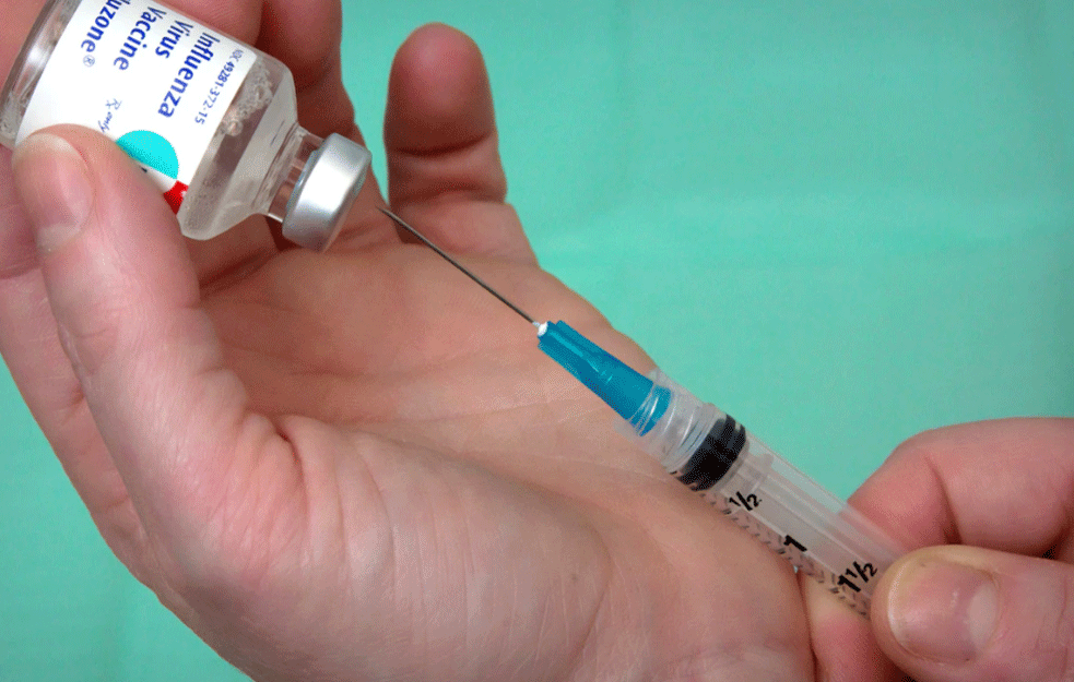 Moderna tužila Fajzer zbog vakcine protiv kovida