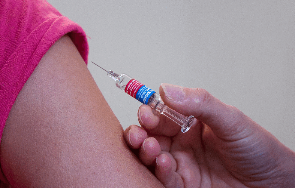 Oni su počeli sa VAKCINACIJOM: U Moskvi uveliko u upotrebi 'SPUTNJIK V', evo koji su moući SIMPTOMI nakon primanja vakcine   
