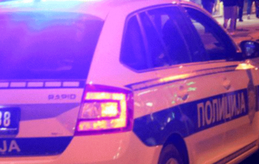 Tragedija u Novom Sadu: Muž usmrtio ženu, ubistvo prijavilo njihovo šestogodišnje <span style='color:red;'><b>dete</b></span>