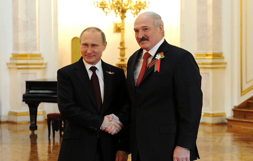 BELO<span style='color:red;'><b>RUSIJA</b></span> RASPOREĐUJE ORUŽANE SNAGE NA GRANICI: Lukašenko sprema ŽESTOK odgovor na NATO provokacije