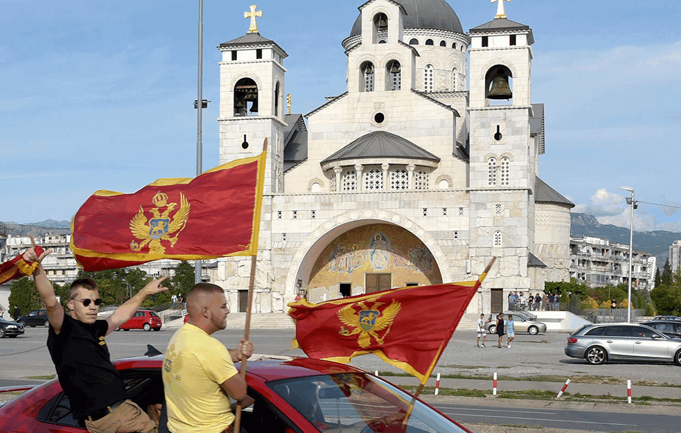 <span style='color:red;'><b>Ambasada SAD</b></span> upozorava na dešavanja u Crnoj Gori zbog izbora: 'Mirne demonstracije mogu postati nasilne'