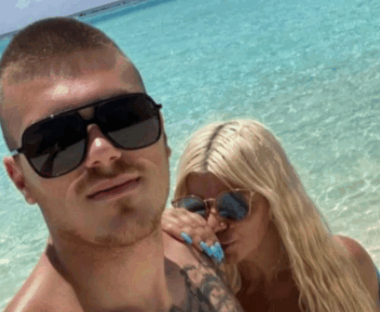 DARA BUBAMARA NE PRESTAJE DA ŠOKIRA! Novi dečko ipak nema ni 23 godine (FOTO)