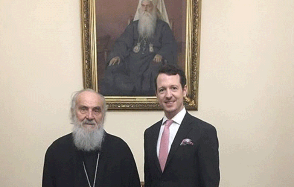 ZVEZDA TVITERA: Princ Filip Karađorđević se oglasio nakon pobede opozicije u Crnoj Gori (FOTO)