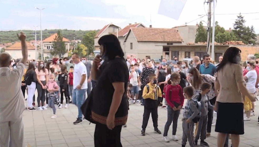 Roditelji povukli prijavu za učiteljicu iz OŠ “Braća Jerković” i ona je vraćena na posao