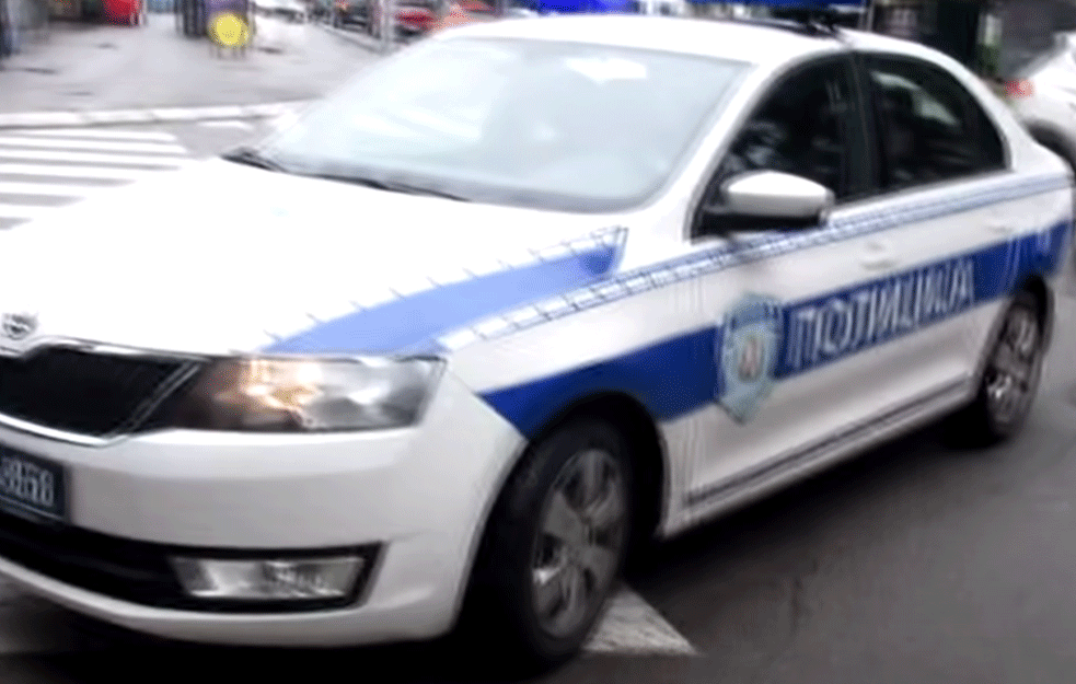 Izgoreo autobus kod Plavog mosta u Beogradu (VIDEO)