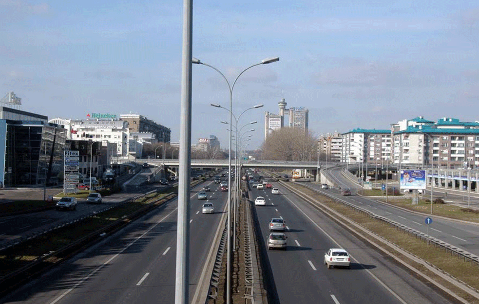 Auto-put koji ide kroz Beograd postao moto-put: Dozvoljena maksimalna brzina je 100 <span style='color:red;'><b>kil</b></span>ometara na sat
