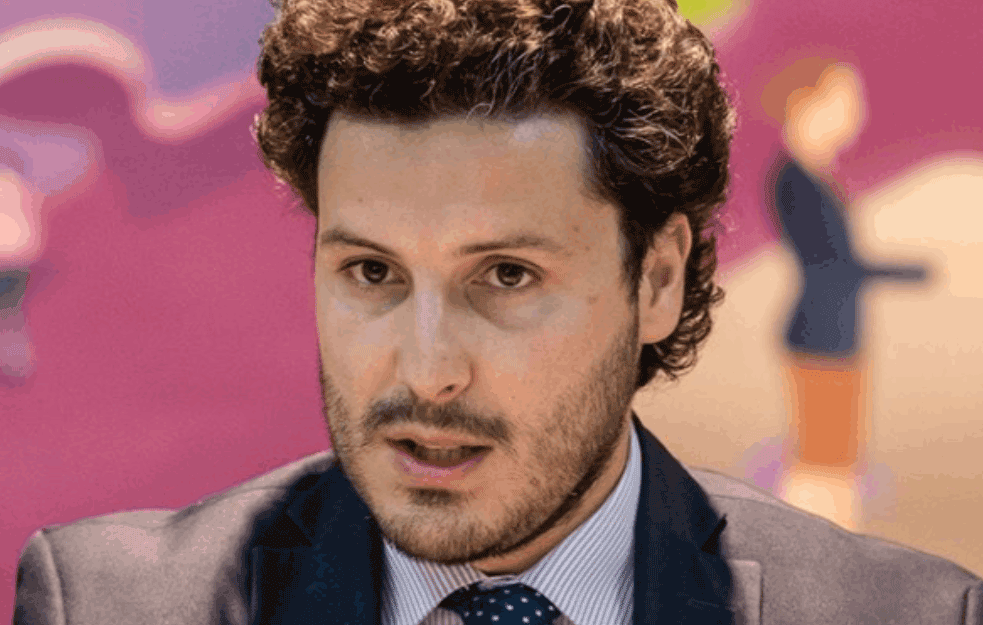 ABAZOVIĆ 'STAVIO U ISTI KOŠ' POLITIČARE REGIONA: Svi su oni u istom biznisu, nerviraju me <span style='color:red;'><b>dvostruki aršini</b></span>