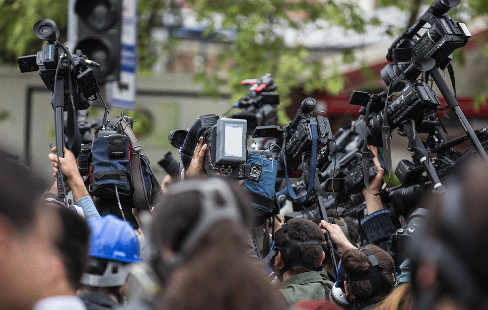 VESNA KNEŽEVIĆ:  Šta su danas mediji i novinari