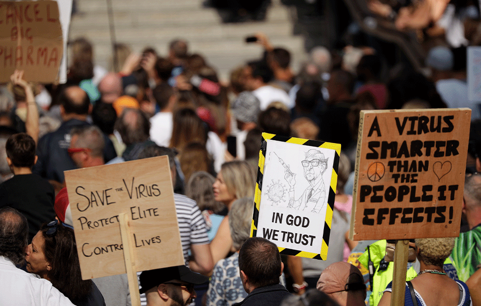 DŽONSON RAZBESNEO BRITANCE NOVIM MERAMA: Više od 30 ljudi uhapšeno na protestima u Londonu! (FOTO)
