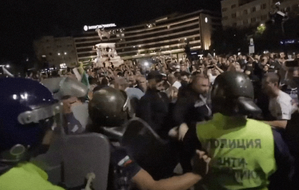 ŽESTOK 'FAJT' u BUGARSKOJ: Demonstranti blokirali Sofiju, pala krv! (VIDEO)