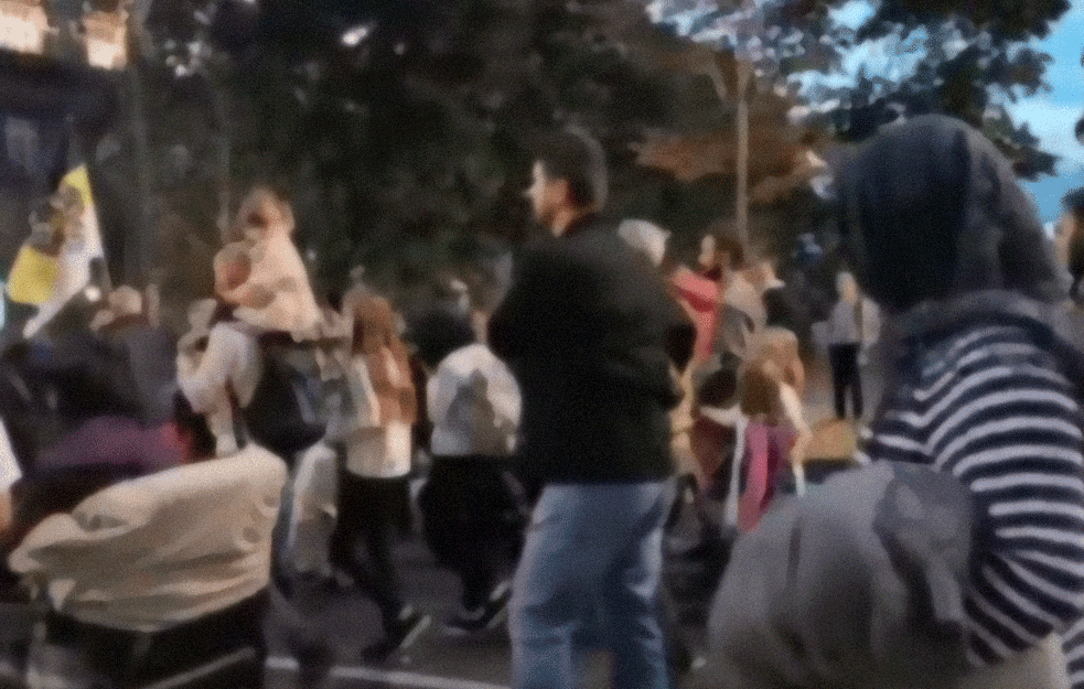 Beograđani krenuli u ‘Krsni hod porodičnog sabranja’ (VIDEO)