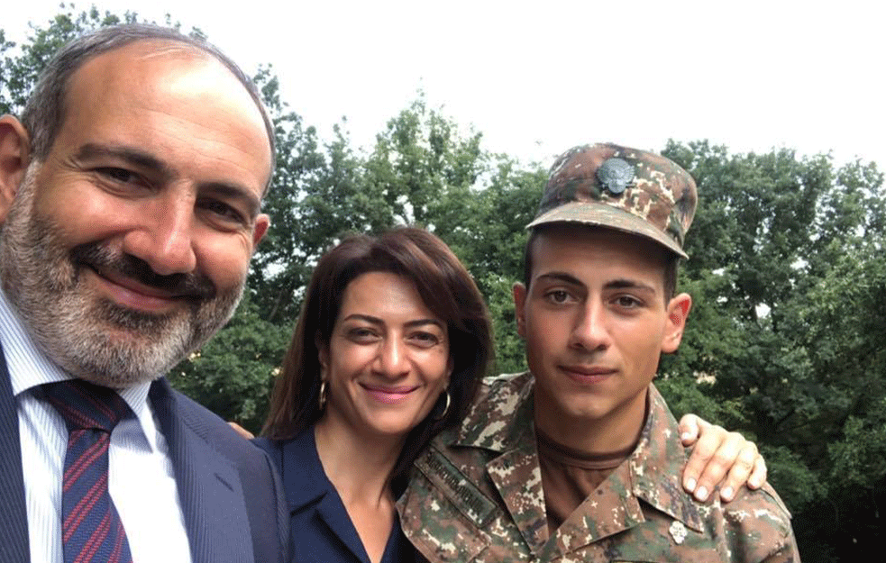 SIN JERMENSKOG PREMIJERA IDE NA FRONT, majka mu poručila samo jedno: Nema ništa plemenitije NEGO DATI ŽIVOT ZA OTADŽBINU! (FOTO)