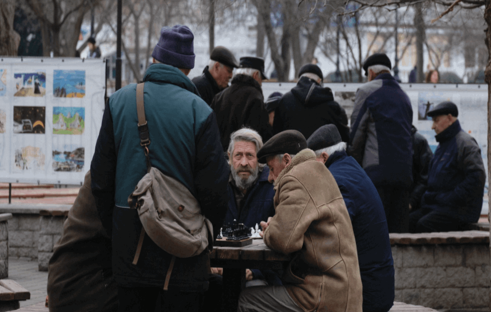 SRBIJA ZEMLJA STARIH: Oko milion penzionera preživljava sa manje od 25.000 dinara