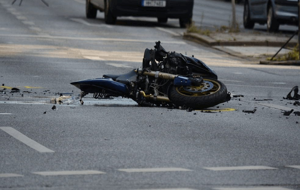 Teška nesreća u Koceljevu: SVEŠTENIK poginuo na motoru