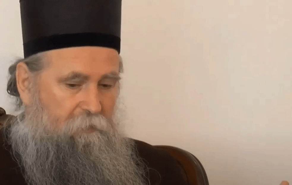 Joanikije ponovo meta! Funkcioner MUP-a ubeđen da je vladika krivac za Milov pad!