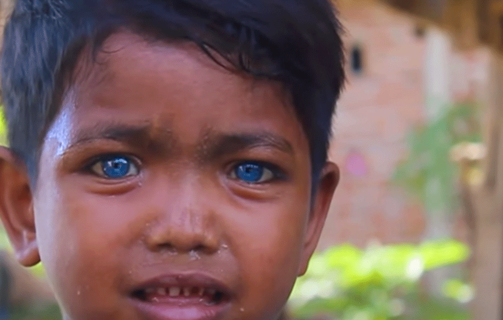 NEVEROVATNO! Pleme u Indoneziji zbog genetske <span style='color:red;'><b>mutacije</b></span> ima plave oči!(VIDEO)
