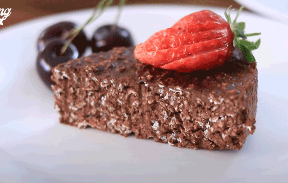 ČUDESNO LAK VEGANSKI KOLAČ BEZ PEČENJA OD SAMO TRI SASTOJKA: Poslastica od ovsenih pahuljica (VIDEO)