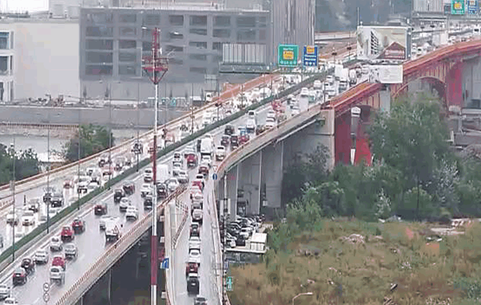 Novi gradonačelnik, <span style='color:red;'><b>novi planovi</b></span> za Beograd! Zbog čistog vazduha, moraćete da imate suvozača u špicu