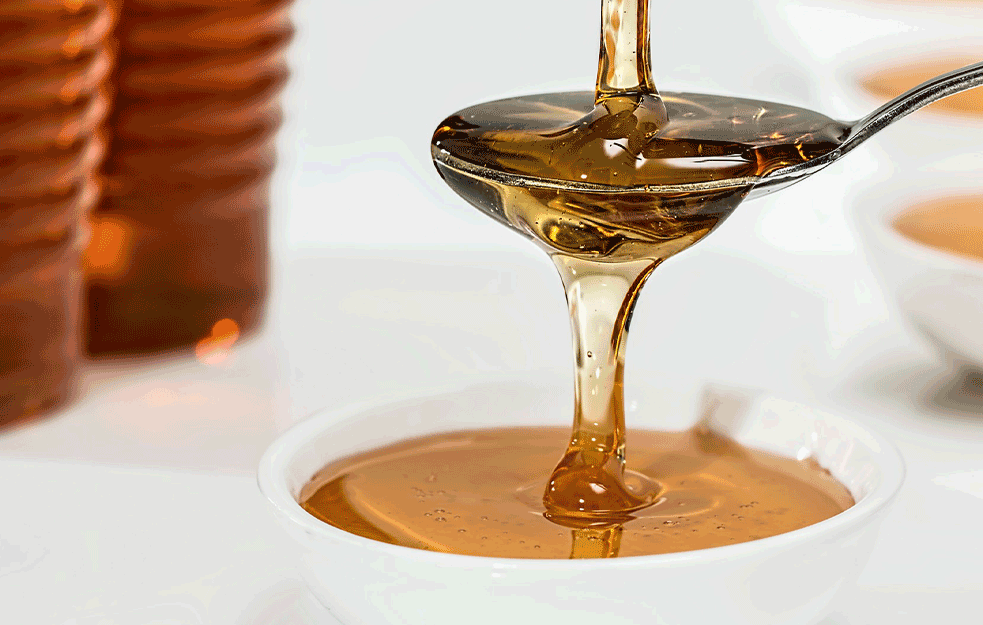ZAPAMTITE OVE SAVETE: Kako prepoznati dobar med, čime ga jesti i gde ga čuvati?