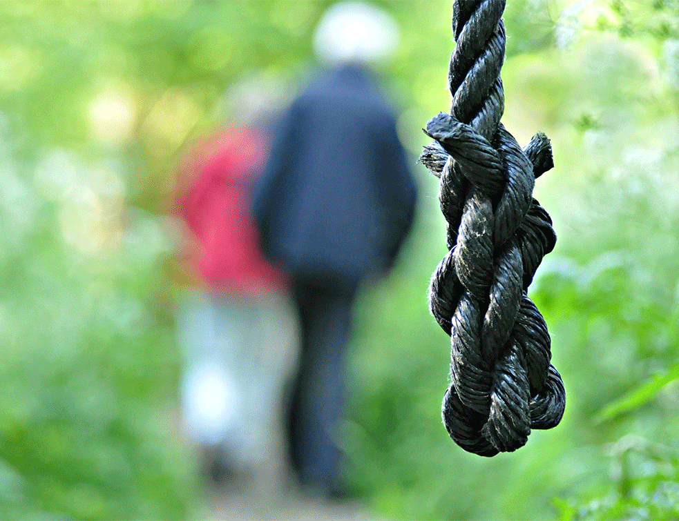 TRAGEDIJA U SUBOTICI: Roditelji pronašli BEŽIVOTNO <span style='color:red;'><b>TELO dečaka</b></span> (12) u dvorištu porodične kuće!