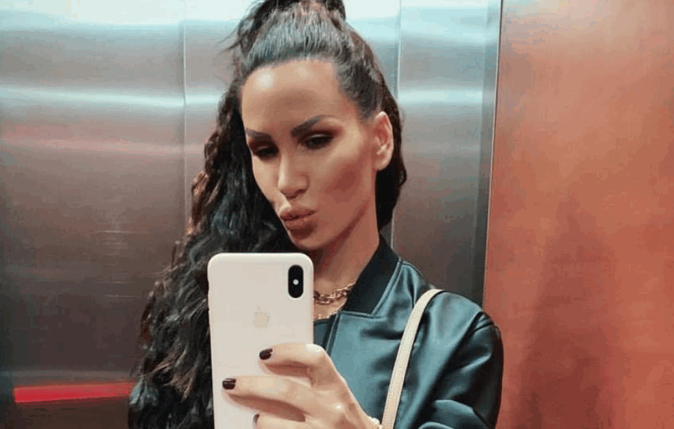 NIKOLIJA se retko pojavljuje sa svojom deset godina mlađom POLUSESTROM, a sada je objavila njenu FOROGRAFIJU i svi misle da je PRAVA LEPOTICA! (FOTO)  